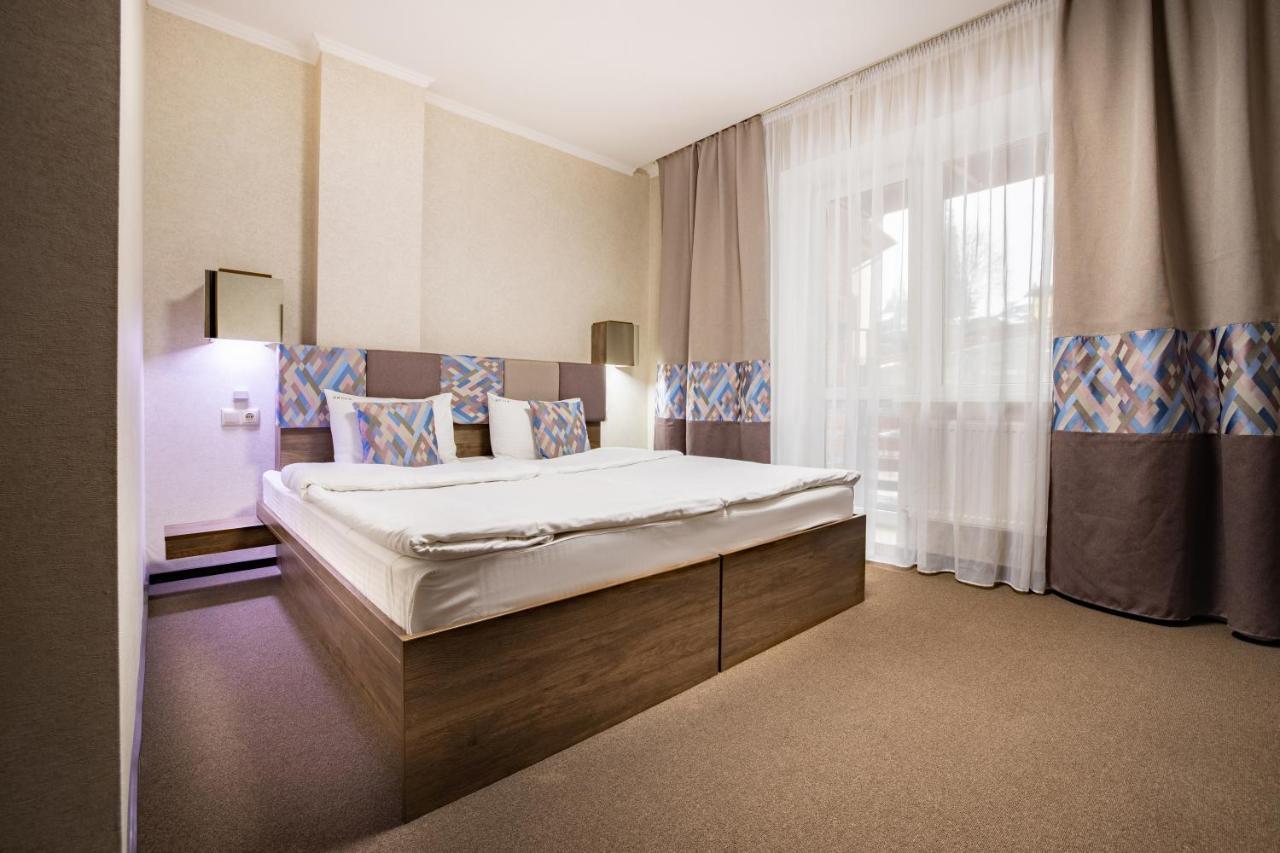 Private Rooms In Hotel Lift 1R Буковел Екстериор снимка