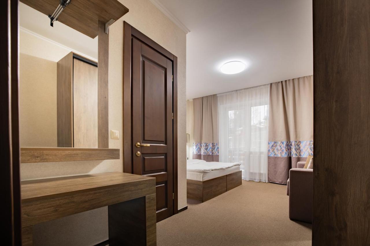 Private Rooms In Hotel Lift 1R Буковел Екстериор снимка